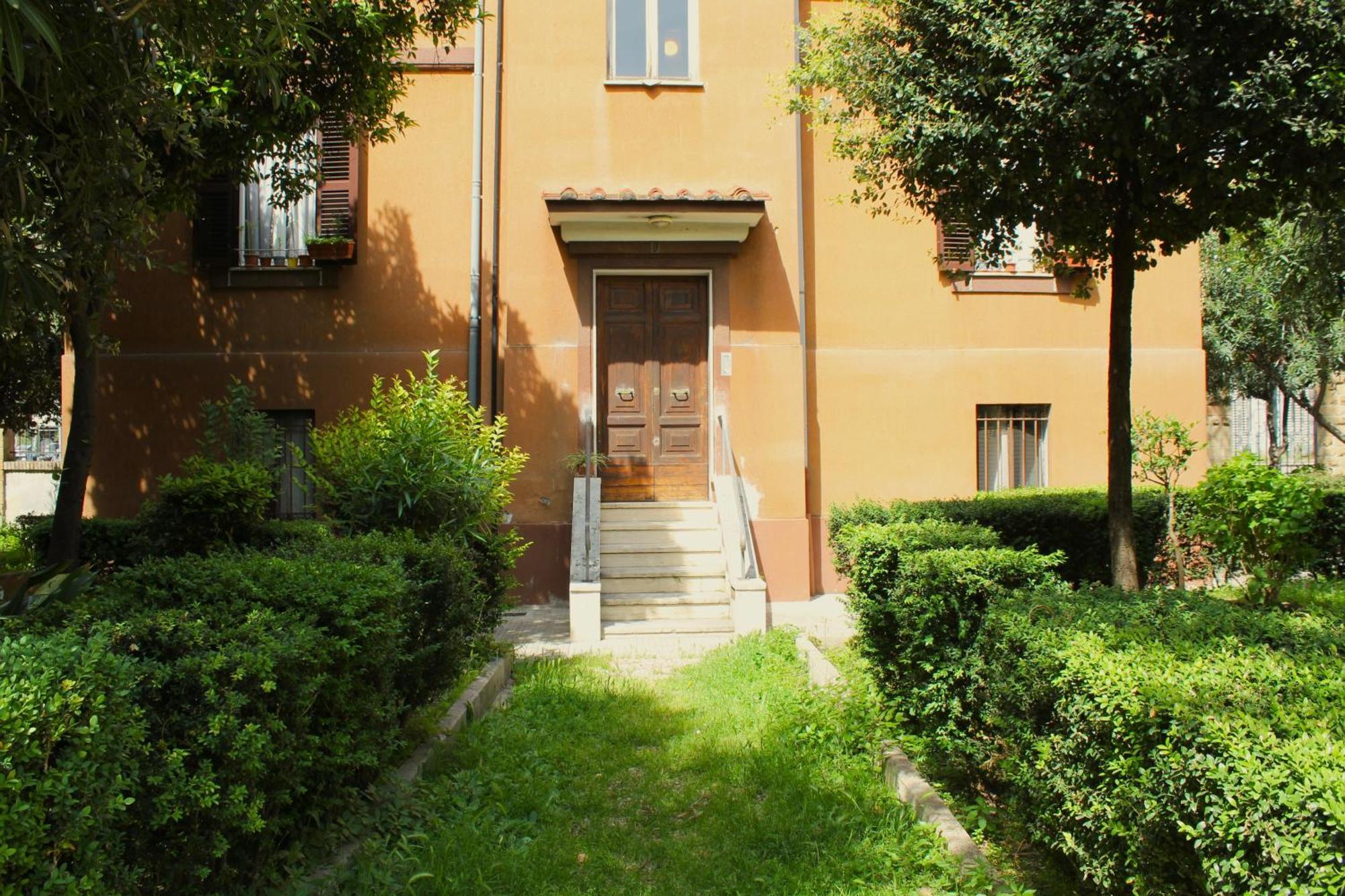 Epirhome, Tra Colosseo E Porta Santa * Rom