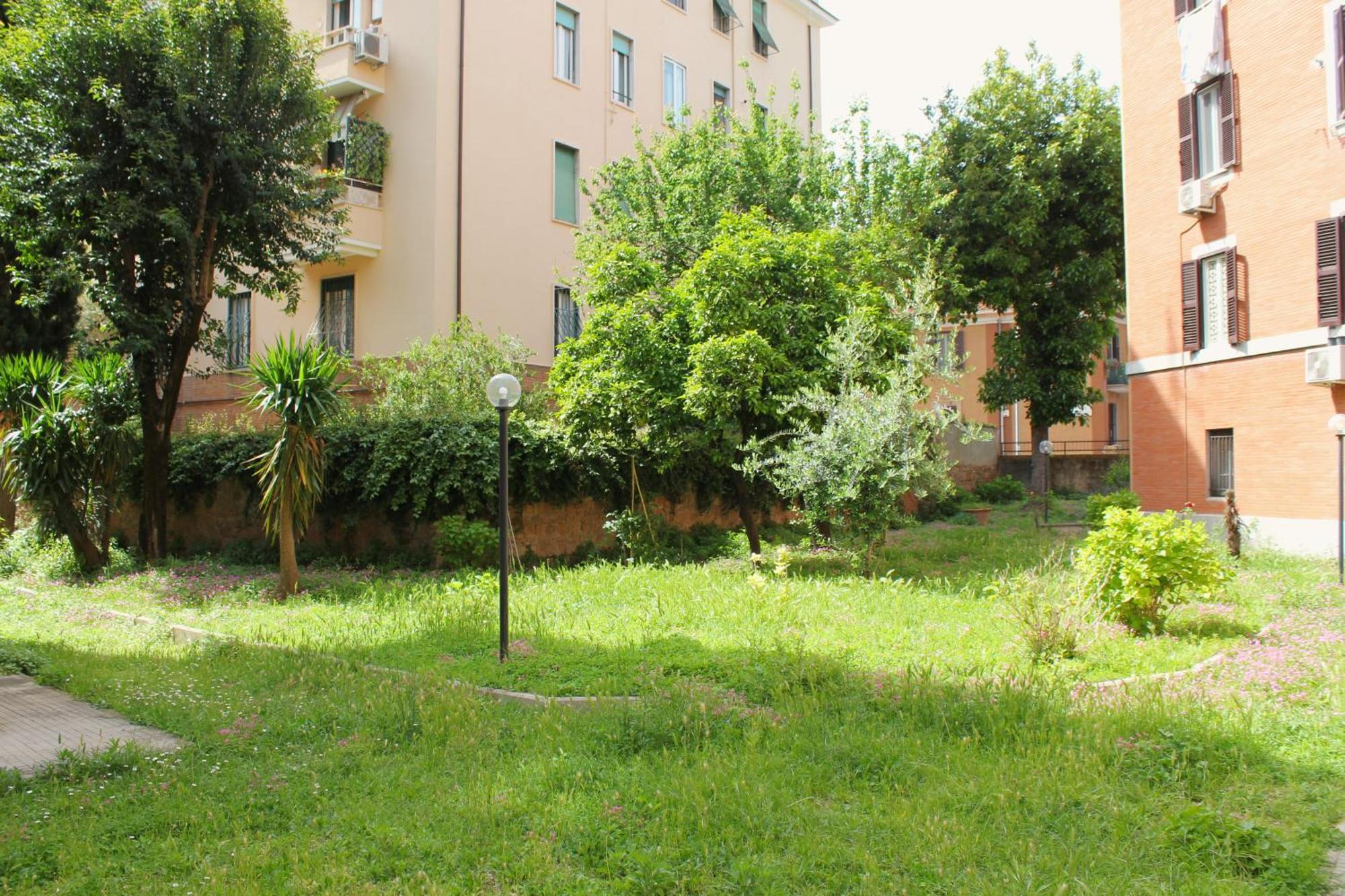 Epirhome, Tra Colosseo E Porta Santa